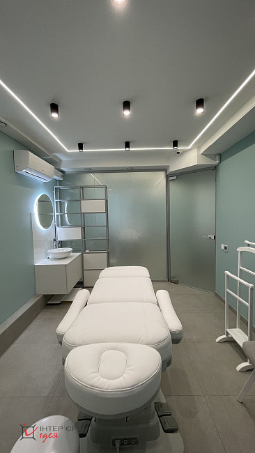 Салон краси "EIS" площею 60 м²