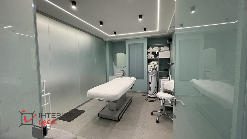 Салон краси "EIS" площею 60 м²